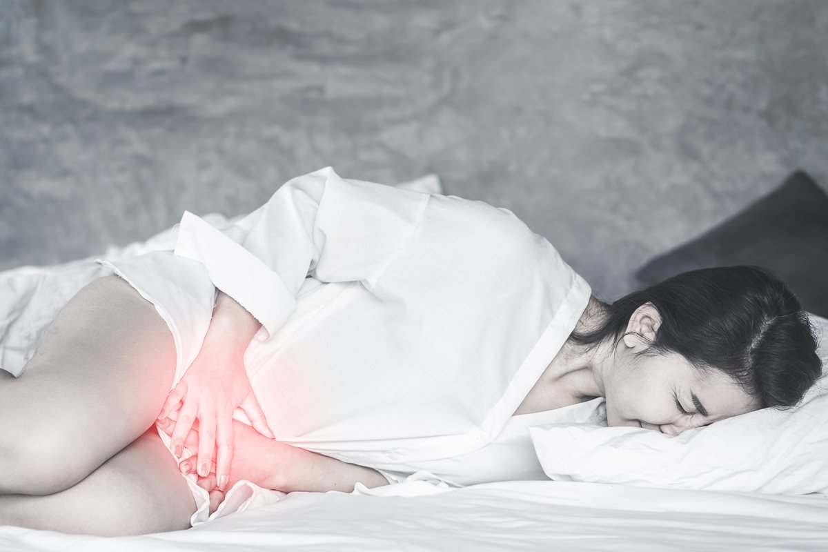 Covid longa pode causar menstruação anormal e fluxo forte, diz estudo