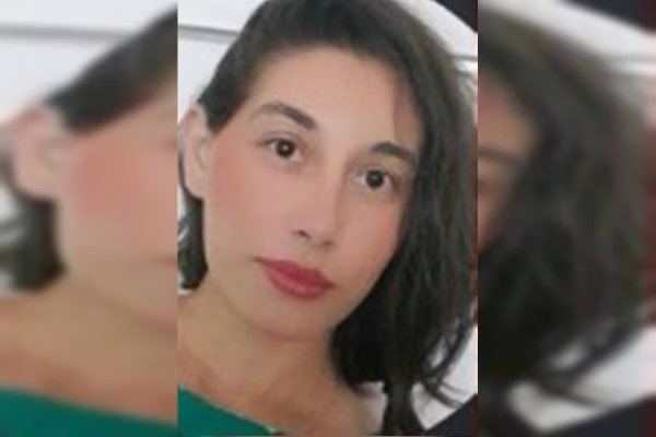 Filha de 13 anos é suspeita de matar a mãe com ajuda do namorado