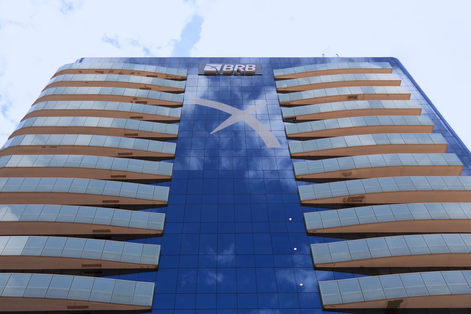 Banco de Brasília amplia equipe com foco em qualidade de atendimento