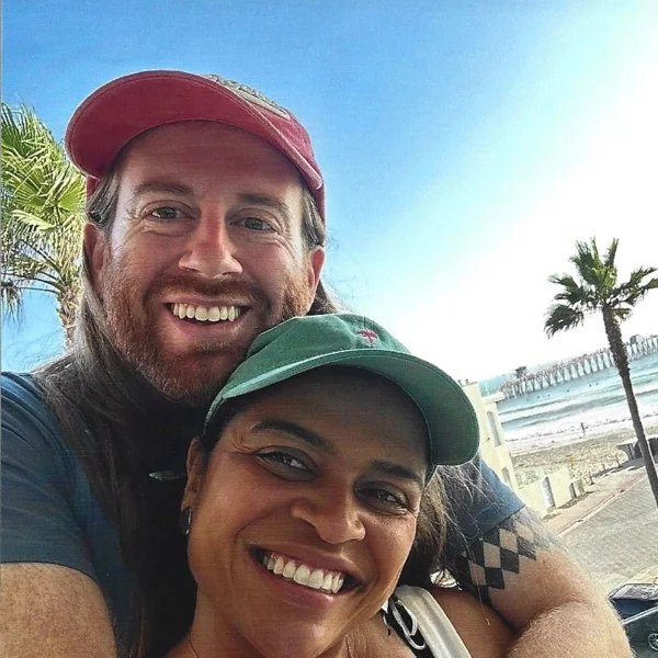 Cineasta brasileira presa pela imigração dos EUA diz sofrer maus-tratos