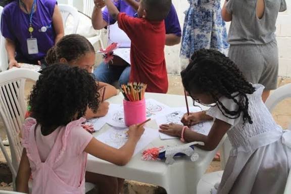 Desfile Kids transforma Estrutural em espaço de afeto e diversão