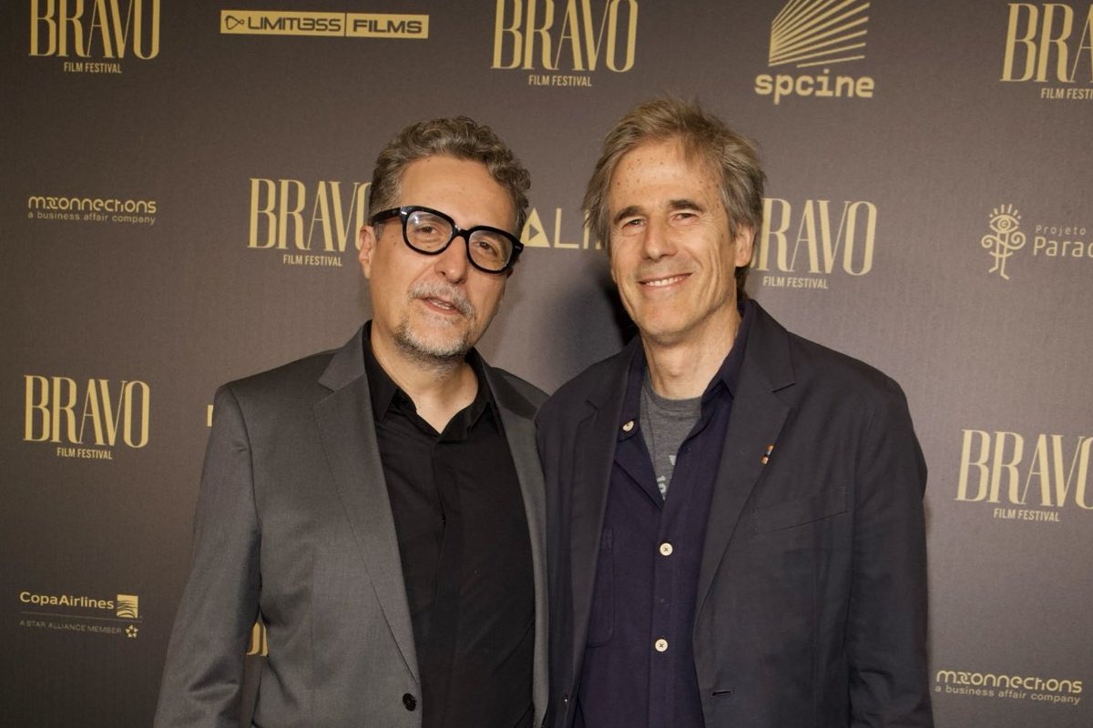 Kleber Mendonça Filho posa com Walter Salles: "Energia de Oscar"