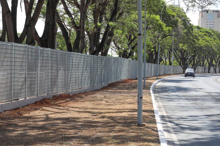 Parque da Cidade ganha cercamento moderno e segurança reforçada