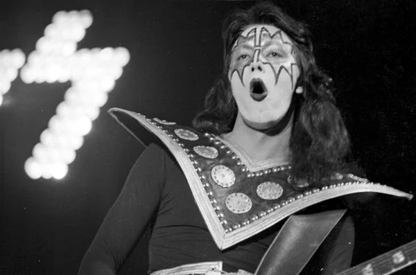 Quem foi Ace Frehley, guitarrista do Kiss que morreu aos 74 anos