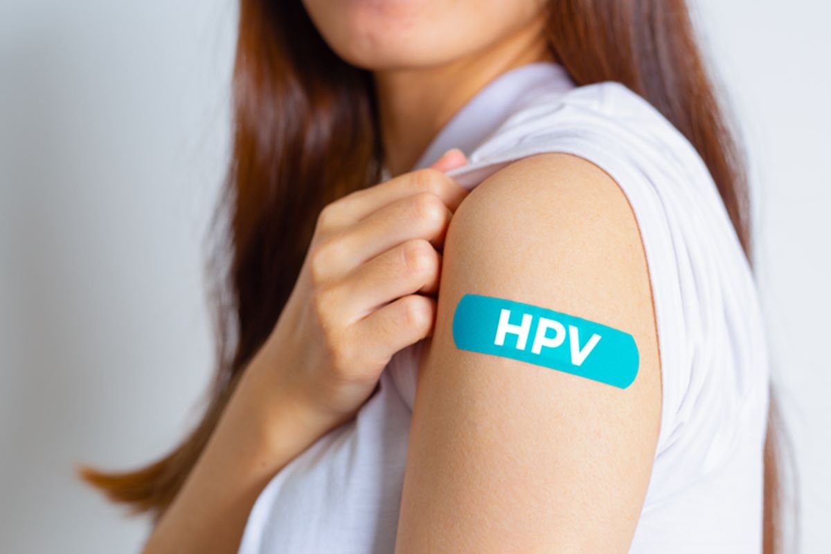 Vacinação contra HPV reduz taxa de câncer até entre não vacinados