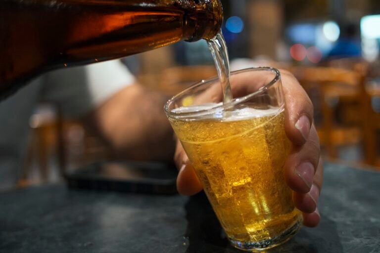 Cientistas descobrem molécula capaz de inibir vontade de beber álcool