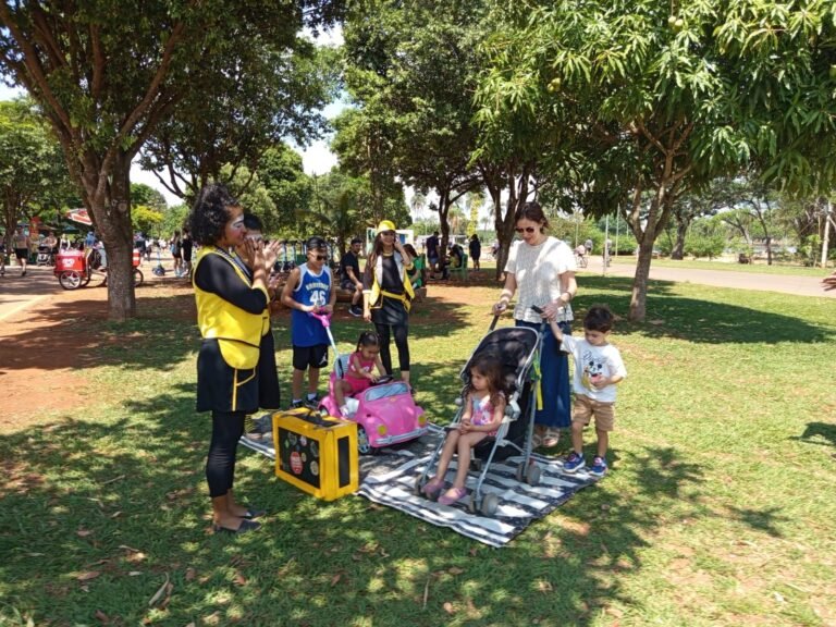 Educação no trânsito reúne quase 1,8 mil pessoas em ações pelo DF