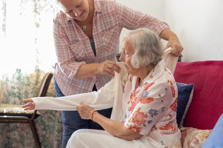 Estudo explica como o Alzheimer faz o paciente esquecer até quem ama