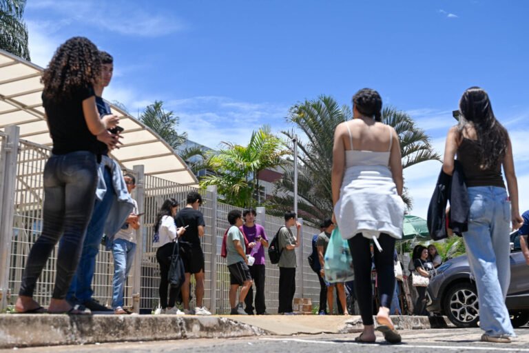 Professora sobre tema de redação do Enem: “Grande preocupação atual”