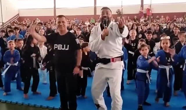 SaveClip.App_586707822_1351101729881581_5294684956825487653_n