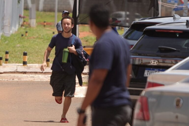 candidato chega ao local de prova segundos antes do limite