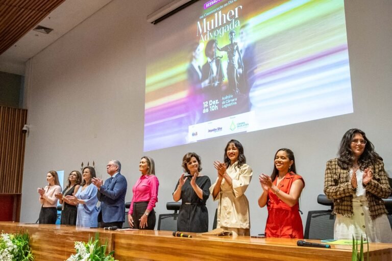 CLDF homenageia mulheres advogadas em sessão solene pelo Dia da Mulher Advogada