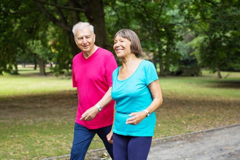 Comeu demais? Saiba como o corpo reage ao exagero e como se recuperar