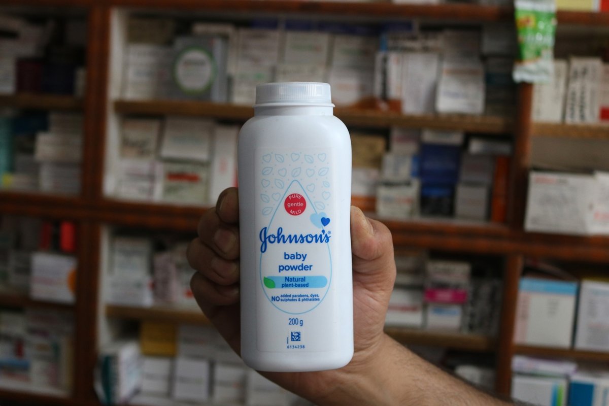 Johnson & Johnson é condenada a pagar R$ 8,3 bilhões a paciente