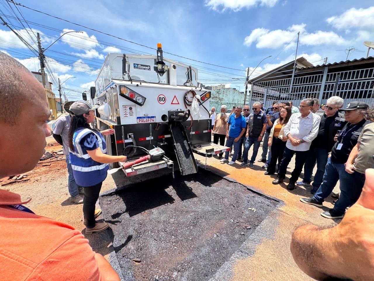 Novacap se moderniza com maquinário em prol das ações tapa-buraco