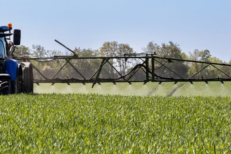 OMS classifica herbicidas usados no Brasil como prováveis cancerígenos