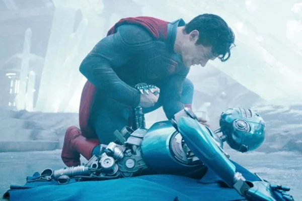 Quem é Lars Eidinger, ator alemão escalado como vilão em Superman 2