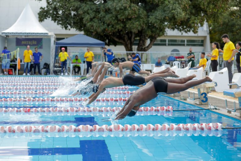 Centro esportivo do DF inclui responsáveis no programa de aulas gratuitas
