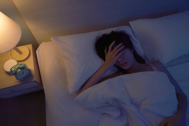 Não chegar ao sono profundo aumenta risco de Alzheimer, diz estudo