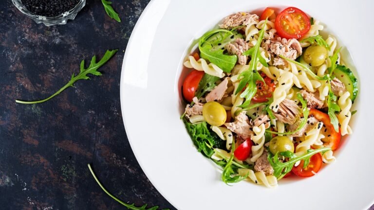 Nutricionista ensina como comer salada fora de casa em segurança