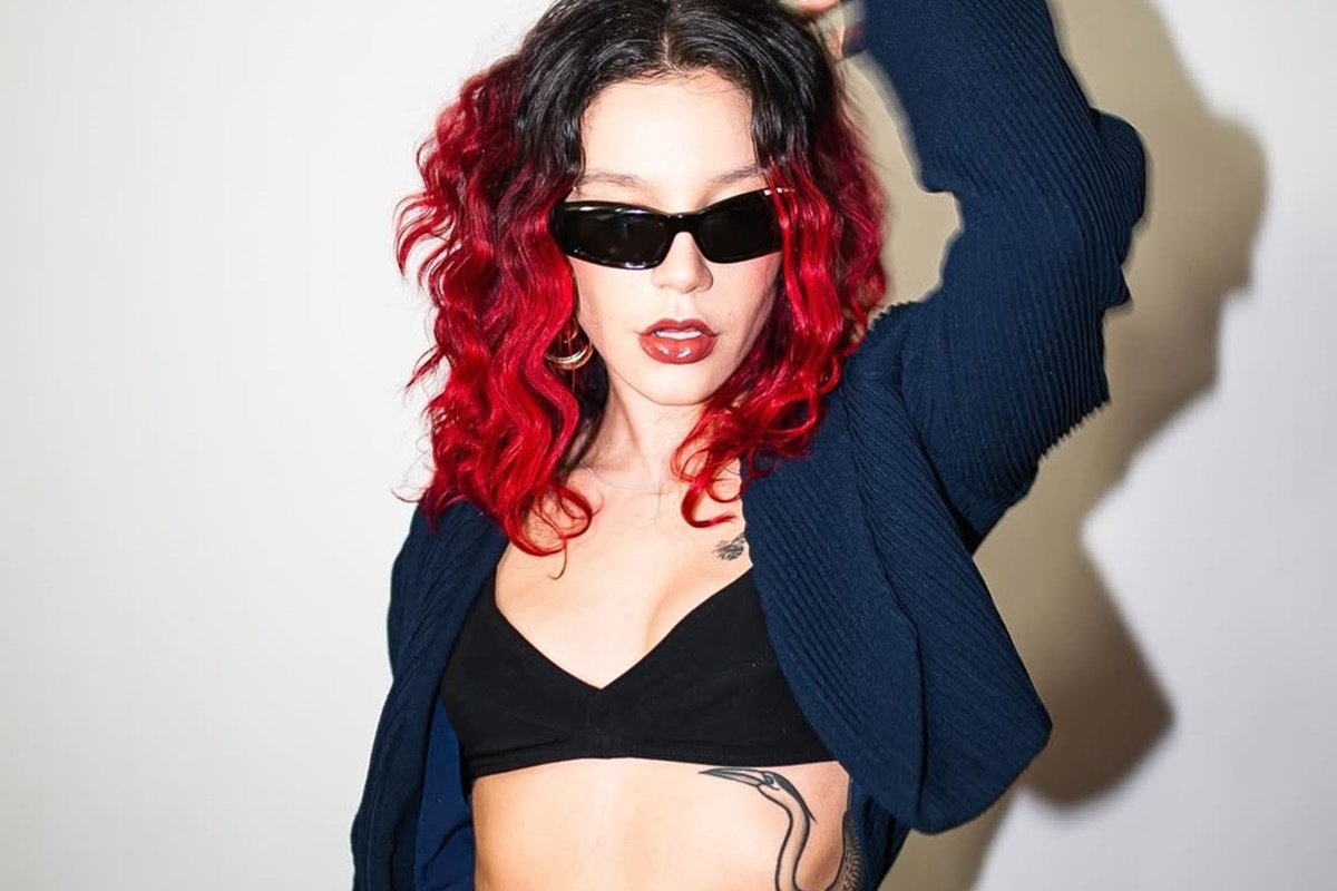 Priscilla protagoniza musical sobre boneca que marcou gerações