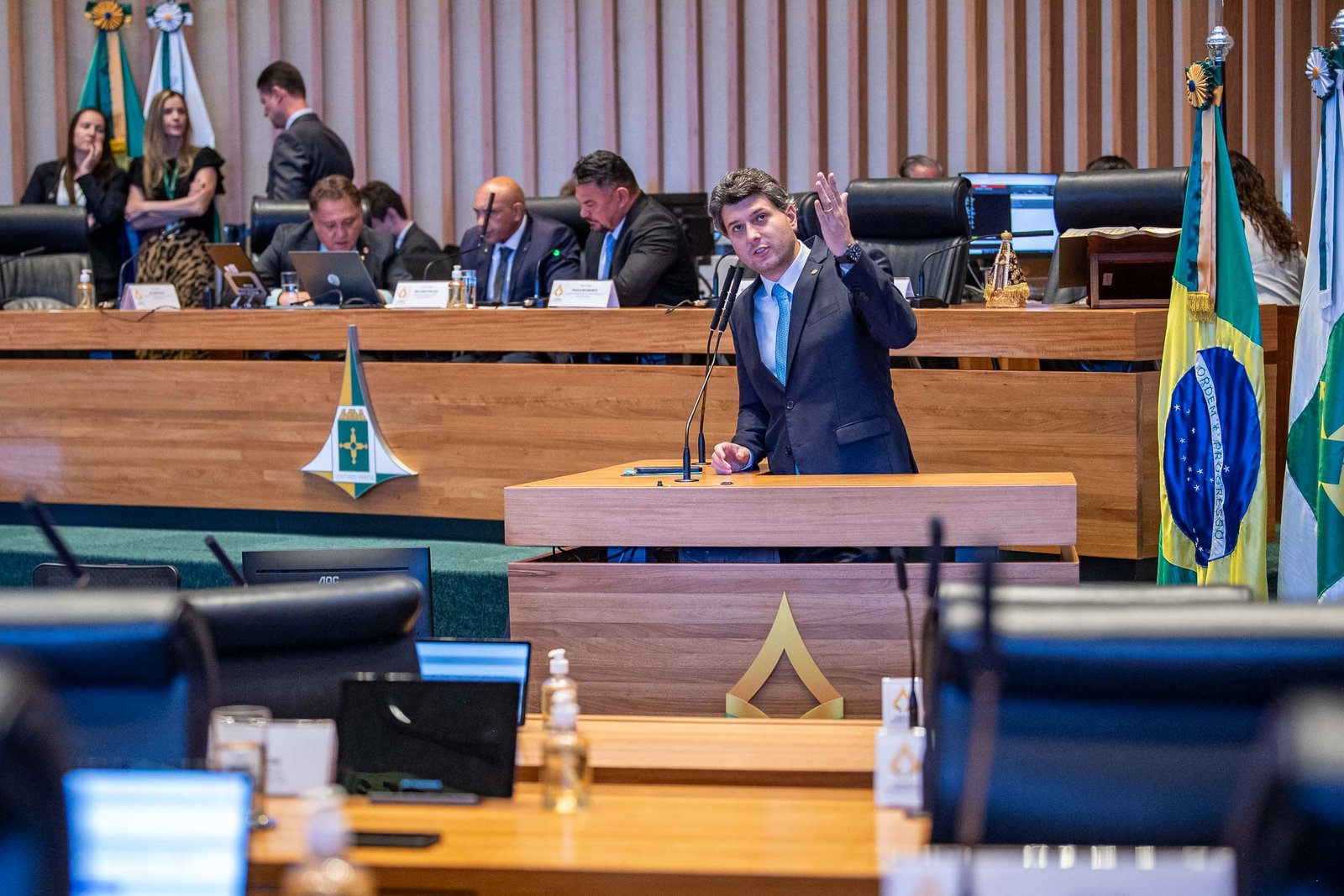 CLDF aprova projetos que suspendem prazos de validade de concursos públicos