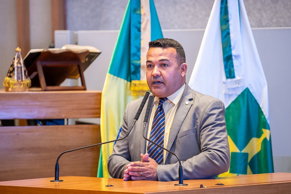 CLDF presta homenagem a projeto da UnB que desenvolveu máscara com ação antiviral e antibacteriana