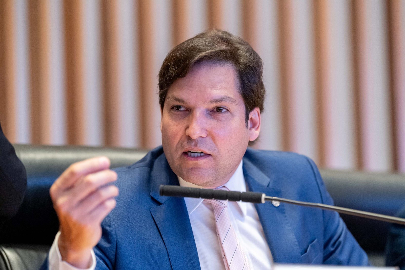 Câmara Legislativa aprova regra para ampliar acessibilidade no transporte por aplicativo