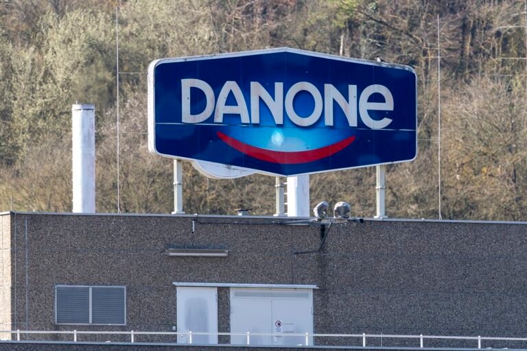 Danone recolhe mais fórmulas infantis na Europa por risco de toxina
