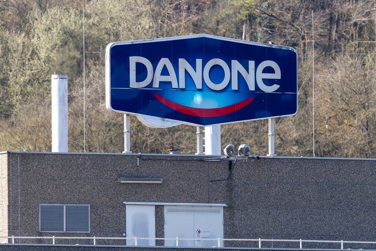 Danone recolhe mais fórmulas infantis na Europa por risco de toxina