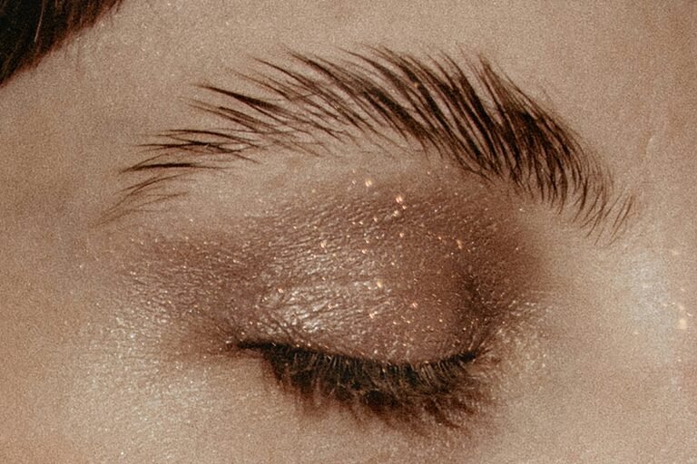 Dermatologistas explicam para que realmente servem as sobrancelhas