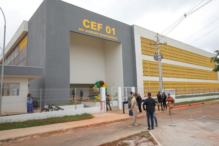 Ibaneis Rocha inaugura CEF 01 no Jardins Mangueiral e amplia oferta de vagas na rede pública