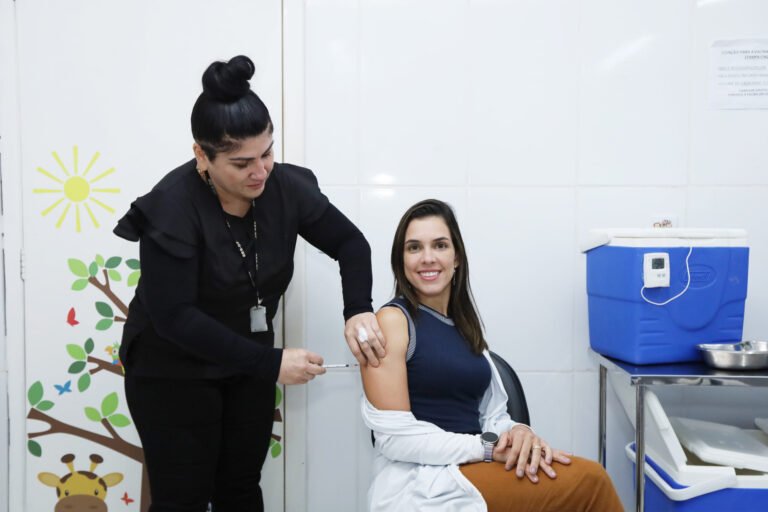 SES-DF inicia vacinação contra dengue para profissionais de saúde do Distrito Federal