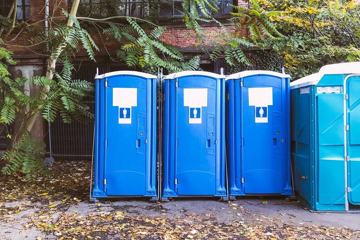Saiba quais e quantas doenças você pode pegar no banheiro químico