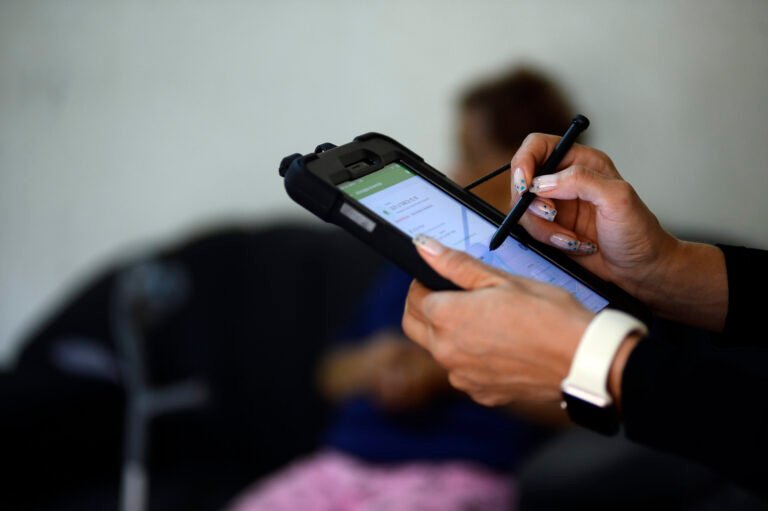 Tecnologia moderniza atendimento de agentes de saúde no DF