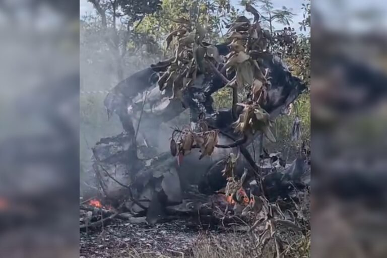 Vídeo mostra avião em chamas após queda no Entorno