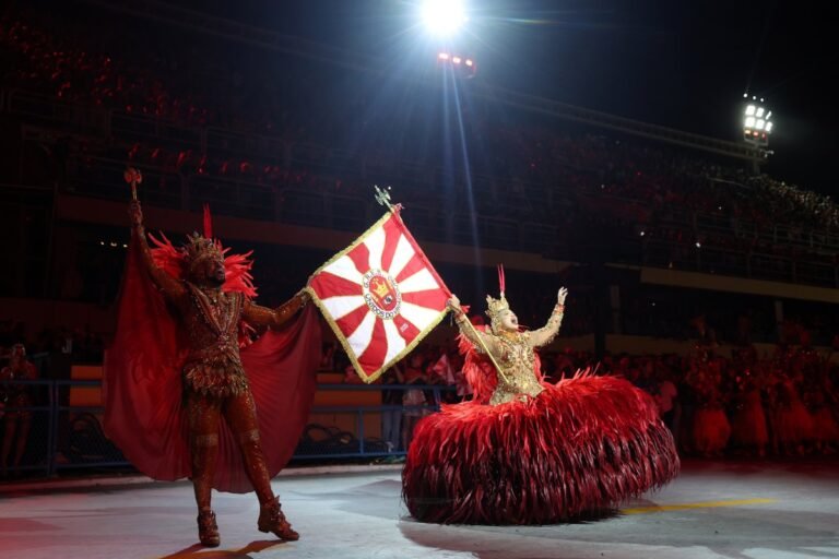 Viradouro comemora vitória no Carnaval de 2026 e exalta Mestre Ciça