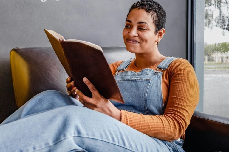 15 escritoras brasileiras para conhecer e ler em 2026