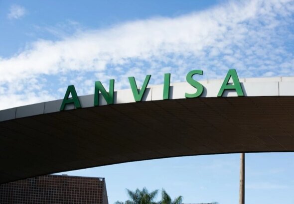 Anvisa barra remédios e produtos “naturais” vendidos sem registro