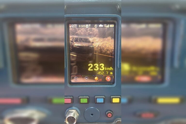 BMW a 233 km/h é flagrada pela PRF em rodovia no Goiás