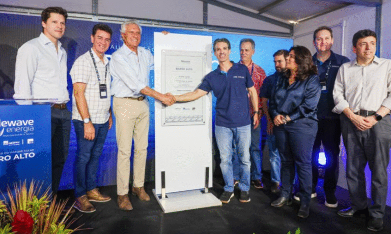 Caiado destaca avanço da energia limpa com inauguração de maior usina solar de Goiás