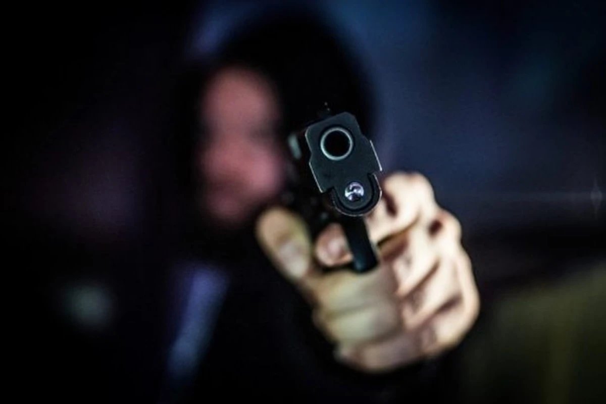 Câmara aprova PL que dá R$ 5 mil para mulheres terem arma; MP é contra