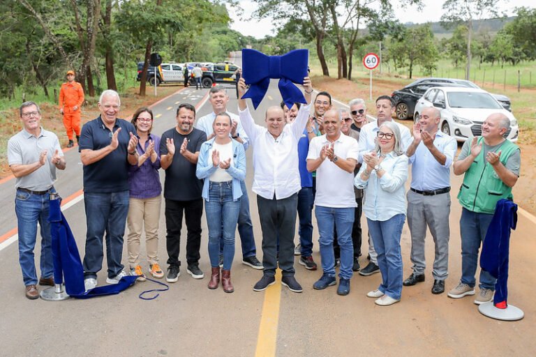 Caminho das Escolas leva asfalto a estrada que atende alunos em Arapoanga