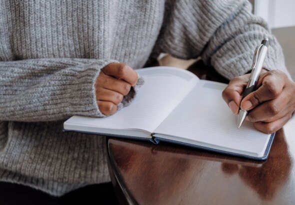 Canhotos podem ter vantagem psicológica em competições, aponta estudo