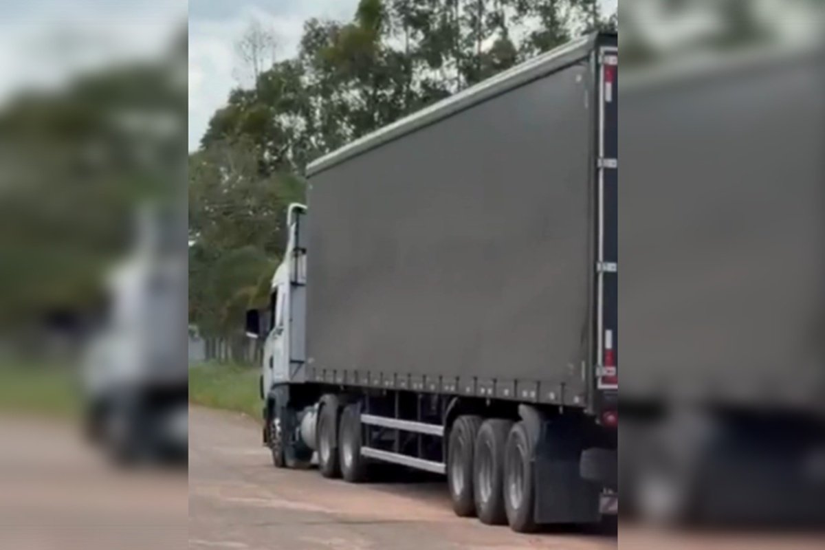 Carga de sabão em pó que viria para o DF é apreendida em cidade de GO