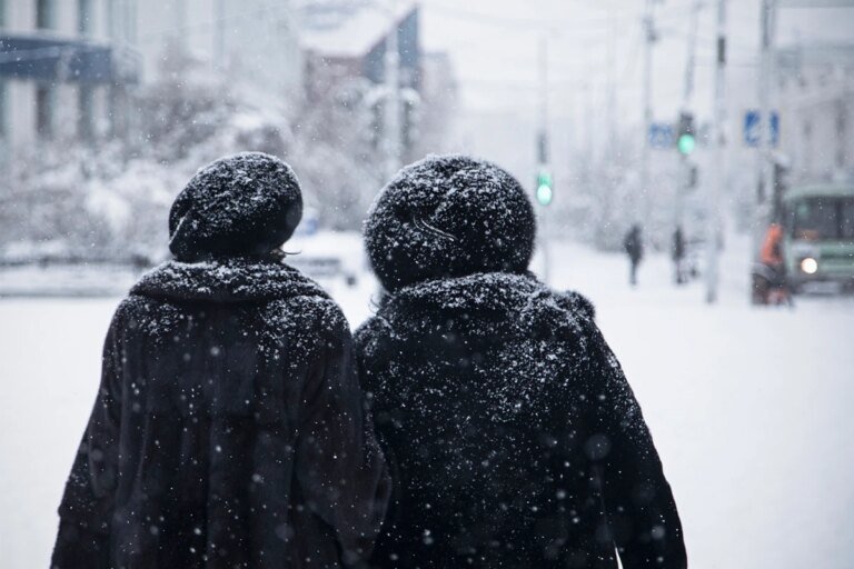 Como o corpo humano se adapta a temperaturas extremamente baixas?