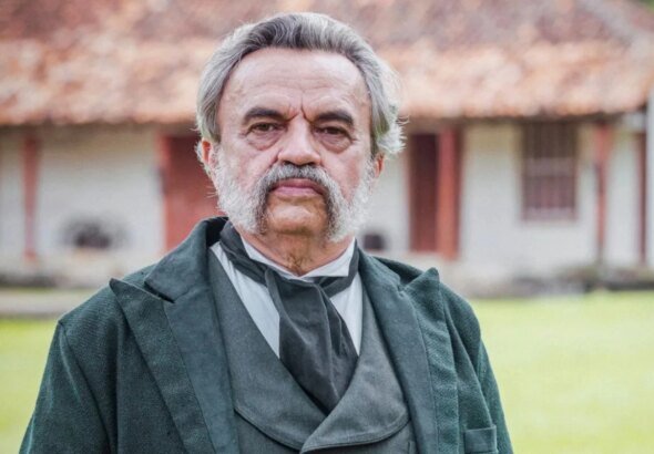 Condenado por estupro, José Dumont está no ar em novela da Globo
