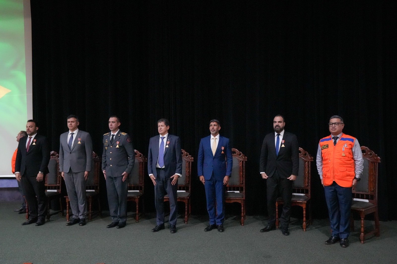 Defesa Civil do DF concede medalha a 305 pessoas por serviços prestados em situações de risco