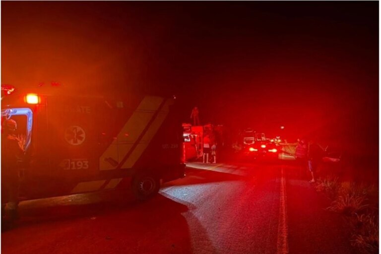 Duas pessoas morrem em grave acidente de trânsito em rodovia de Goiás