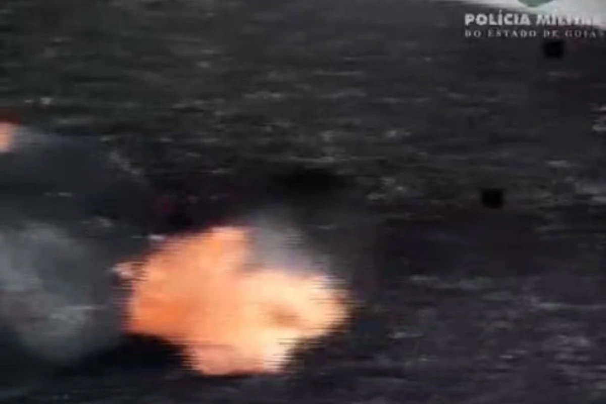 Homem agride tia ao ter cachaça negada e é amarrado por testemunhas